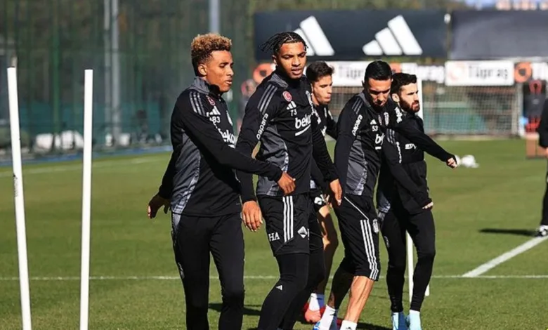 Beşiktaş çıkışa geçmek istiyor! İşte Giovanni van Bronckhorst'un RAMS Başakşehir maçı 11'i- Beşiktaş