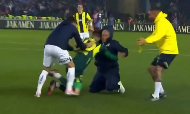 Mourinho'yu hiç böyle görmediniz! 90+12'de gelen golden sonra...- Trabzonspor