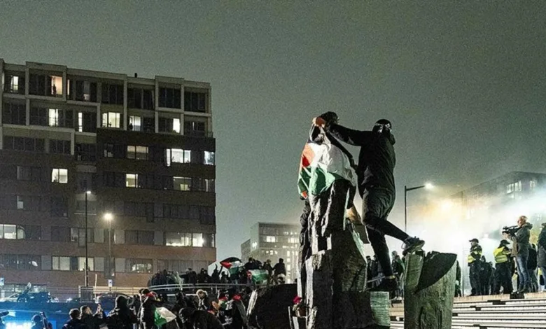 'Özgür Filistin' yazan pankartı indirmeye çalışan israilli taraftar dayak yedi- Trabzonspor