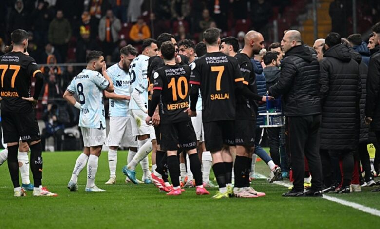 Galatasaray-Adana Demirspor maçı sonrası TFF'den radikal karar! Sahadan çekilen takım yanacak- Trabzonspor