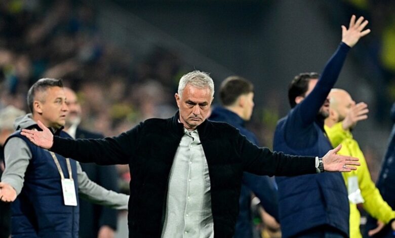 FENERBAHÇE HABERİ: Ömer Üründül'den Mourinho'ya eleşti! "Tam tersini yapıyor"- Trabzonspor