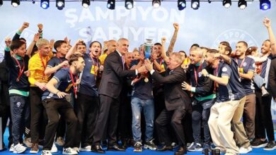 1.Lig'e yükselen Sarıyer kupasına kavuştu- Trabzonspor