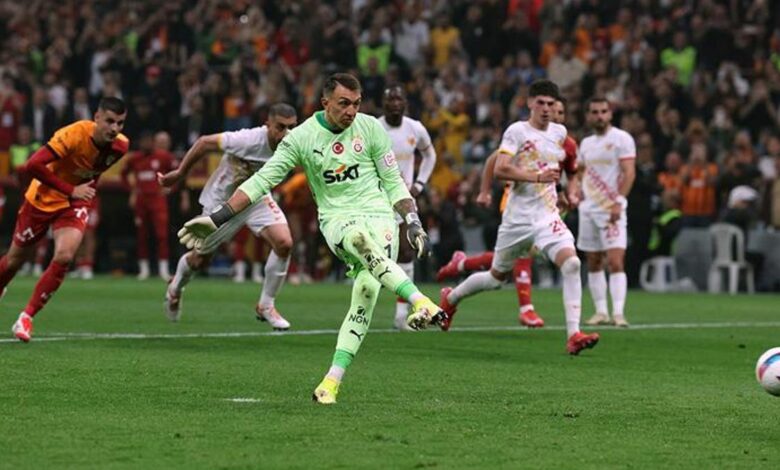 'Kemerburgaz'a bir heykel dikilecekse onun heykeli olurdu' Galatasaray'ın 25. şampiyonluk zaferinin ardından açıkladı: Gözyaşlarıan boğuldu- Trabzonspor