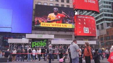 Times Meydanı'nda Galatasaraylı taraftardan Osimhen'e "Bizimle Kal" çağrısı- Trabzonspor