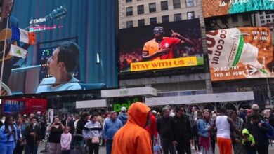 Victor Osimhen'e Times Meydanı'nda "Bizimle kal" mesajı- Trabzonspor