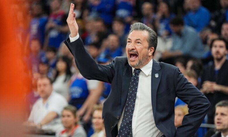 Anadolu Efes Luca Banchi ile yollarını ayırdı!- Trabzonspor