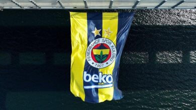 Fenerbahçe Beko'nun bayrakları köprülere asıldı- Trabzonspor