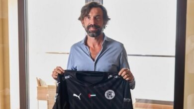 Andrea Pirlo imzayı attı- Trabzonspor