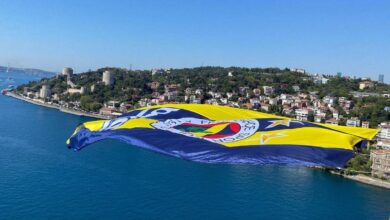 Basketbol Süper Ligi şampiyonu Fenerbahçe Beko'nun bayrakları köprülere asıldı- Trabzonspor