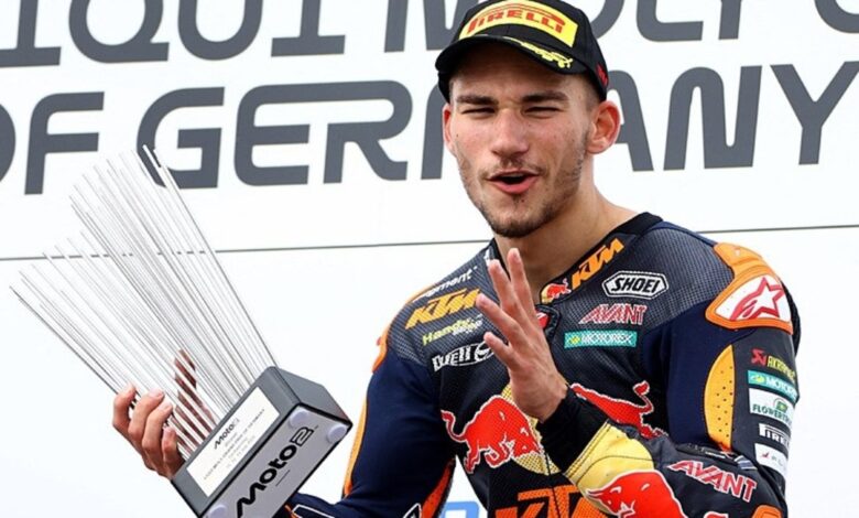 Deniz Öncü Dünya Moto2 Şampiyonası'nın Almanya yarışını kazandı- Trabzonspor