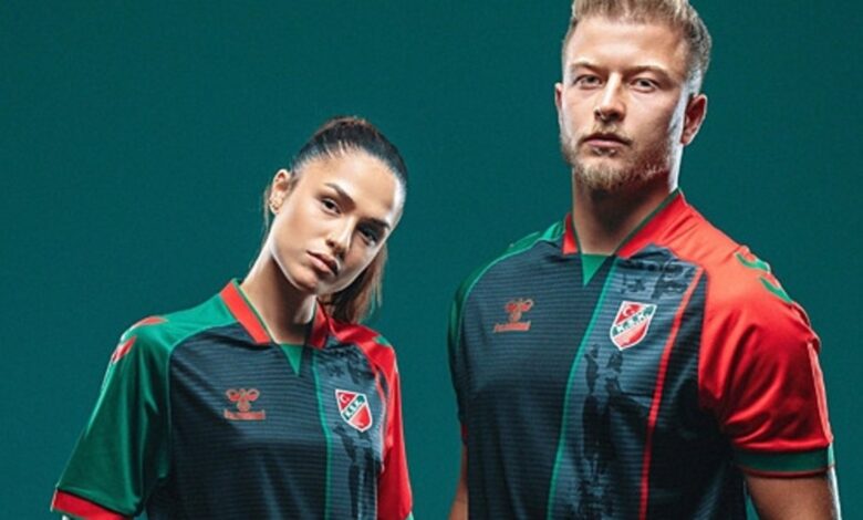 Atatürk için saygı forması- Trabzonspor