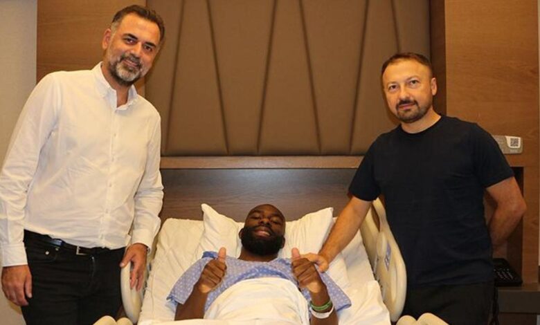 Galatasaray maçında sakatlanan Mbakata'nın son durumu açıklandı- Trabzonspor