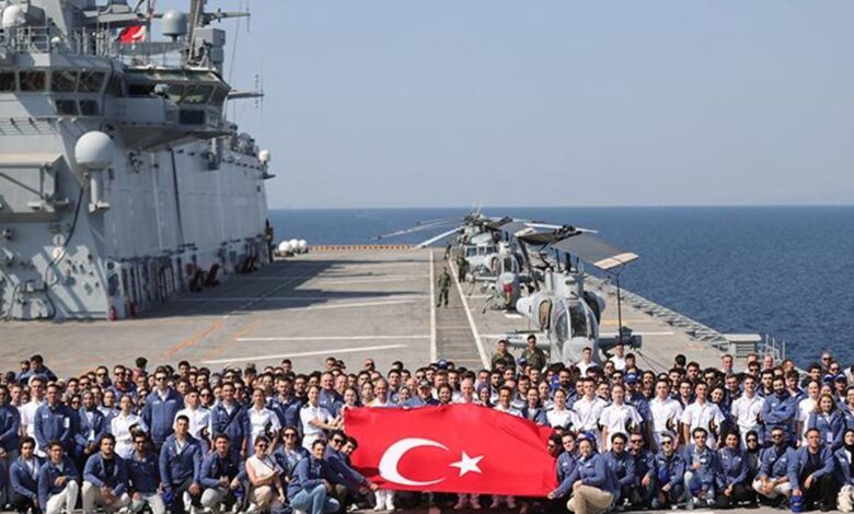 Gençler, Zafer Haftası'nda TCG Anadolu ile yolculuk yaptı- Trabzonspor