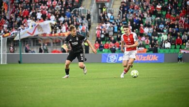 İlk yarı Svensson ikinci yarı Tayfur- Trabzonspor