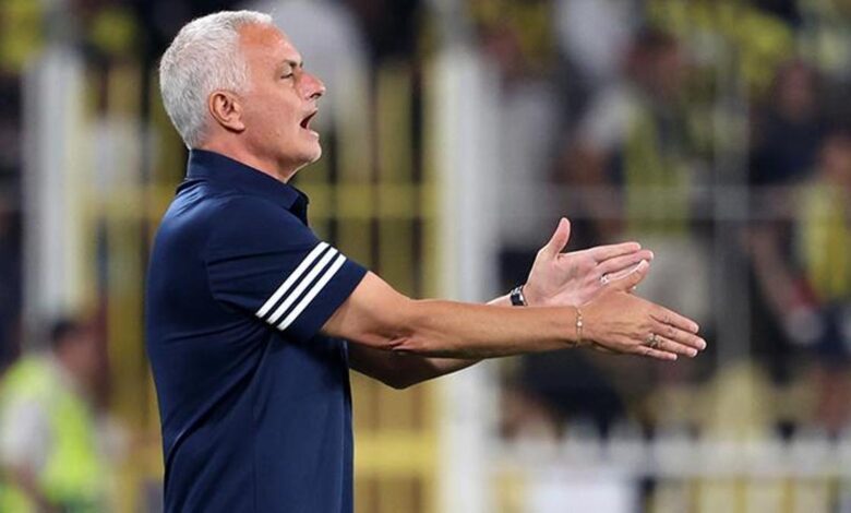 Jose Mourinho'dan beklenmedik hareket: İlk yarı düdüğü gelmeden...- Trabzonspor