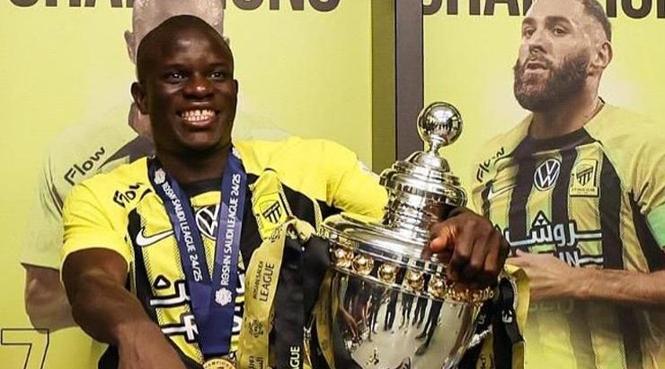 CANLI TRANSFER | 'Transferi bitirmeden gitmeyin' Son noktayı başkan koydu! Özel jetle büyük hazırlık- Trabzonspor