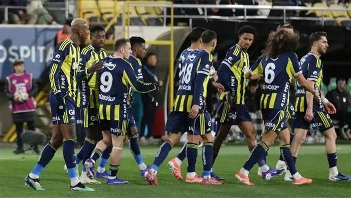 Fenerbahçe'nin UEFA Avrupa Ligi'ndeki muhtemel rakipleri! Her şey FCSB maçı sonrası netleşecek- Trabzonspor