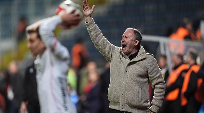 (ÖZET) Yıldızlar sahne aldı! Beşiktaş evinde Konyaspor'u 2 golle geçti | Beşiktaş - Konyaspor maç sonucu: 2-1- Trabzonspor