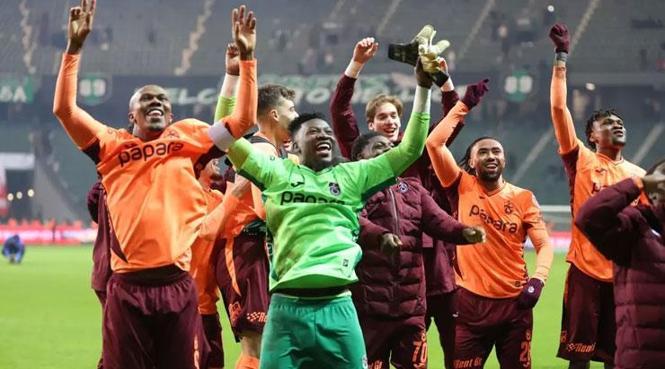 CANLI | Samsunspor - Trabzonspor maçı Canlı Anlatım - SAMSUN TS MAÇI kadroları, skoru ve istatistikleri- Trabzonspor