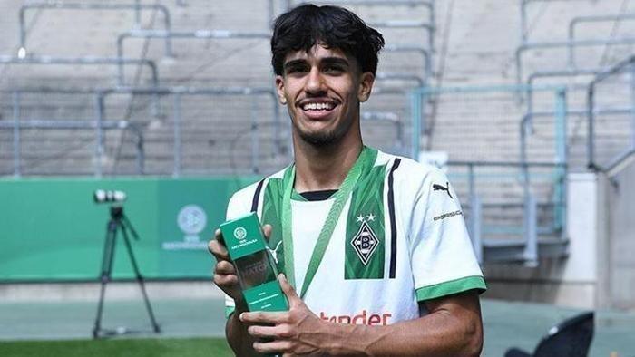 Galatasaray 3. transferini de yaptı! Sözleşmeyi imzaladı...- Trabzonspor