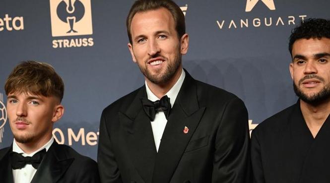 2026 Ballon d'Or ödülünün sahibi Harry Kane! Kürsüde duygu dolu anlar: 'Söyleyecek söz bulamıyorum'