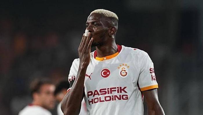 Aleksey Batrakov: 'Osimhen otobüse bindi, VIP koltuk onunmuş!' Galatasaray'ın yıldızından çarpıcı sözler... 4 Aleksey Batrakov: 'Osimhen otobüse bindi, VIP koltuk onunmuş!' Galatasaray'ın yıldızından çarpıcı sözler...