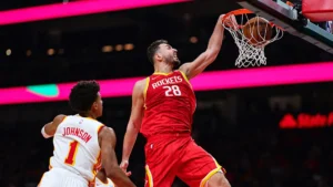 alperen-sengun-durmuyor-atlanta-karsisinda-double-double-bxDPazPz.webp