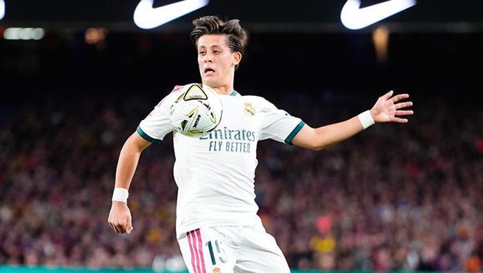 'Arda Güler bir alien' Barcelona-Real Madrid maçını tek kelimeyle özetledi: Avrupa'nın en iyisi 6 'Arda Güler bir alien' Barcelona-Real Madrid maçını tek kelimeyle özetledi: Avrupa'nın en iyisi