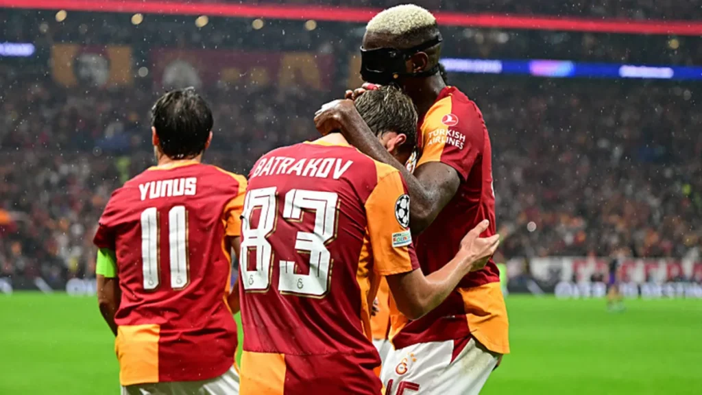 batrakovdan-osimhene-ovgu-dolu-sozler-harika-bir-jestti-3PPjEs9X.webp