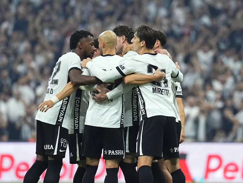Beşiktaş-Başakşehir maçı saat kaçta, hangi kanalda? Canlı yayın bilgileri