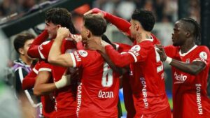 besiktas-evinde-10-mactir-kaybetmiyor-5-maclik-galibiyet-serisi-ymTUVcfX.jpg