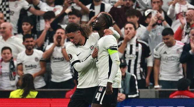 Beşiktaş'a Dolmabahçe'de Olaitan hayat verdi! (ÖZET) Beşiktaş - Crystal Palace maç sonucu 2-2