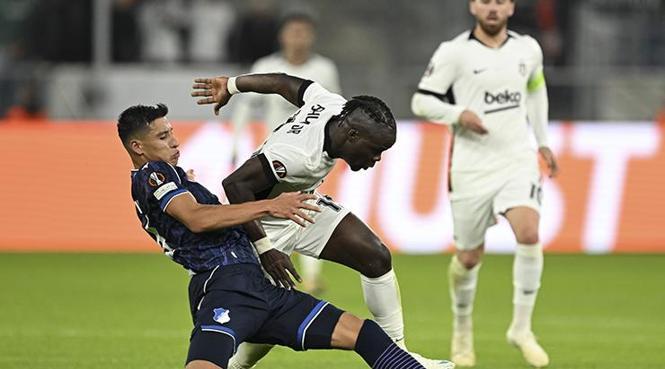 Beşiktaş'a Dolmabahçe'de Olaitan hayat verdi! (ÖZET) Beşiktaş - Crystal Palace maç sonucu 2-2
