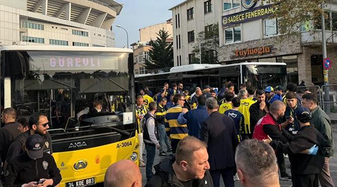 CANLI | Galatasaray - Fenerbahçe derbisi Canlı Anlatım - GS FB maçı kadroları, skoru ve istatistikleri