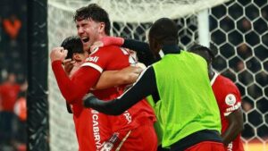 canli-kartal-ikinci-yarida-kanatlandi-oh-ve-olaitanin-golleri-3-puani-getirdi-ozet-VB5USXwg.jpg