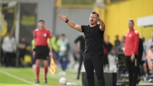 emre-belozoglu-bugun-kazanmak-kiymetliydi-7ckC5G7j.webp