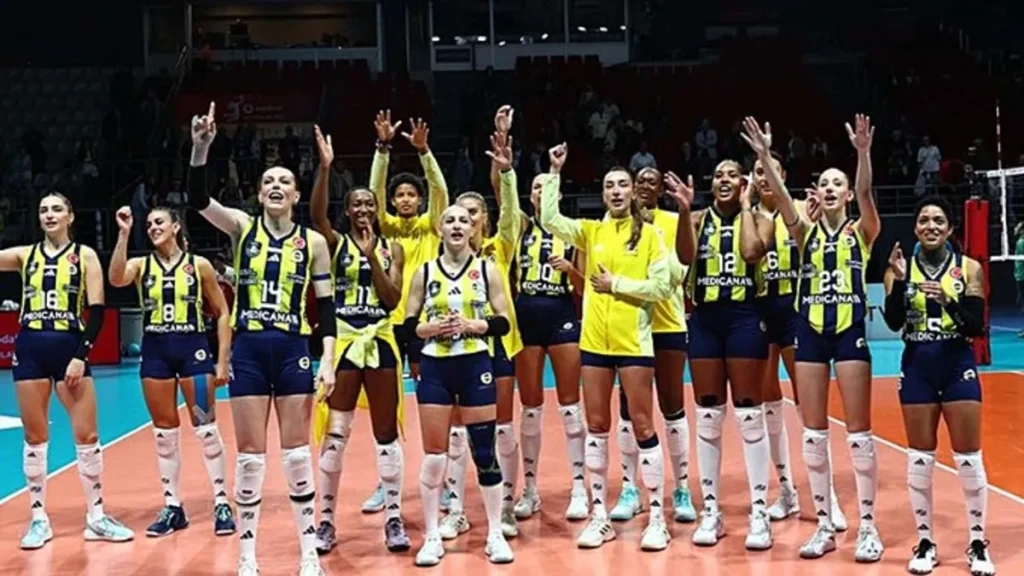 fenerbahce-medicana-eczacibasi-peron-karsisinda-kazandi-14x676kM.webp