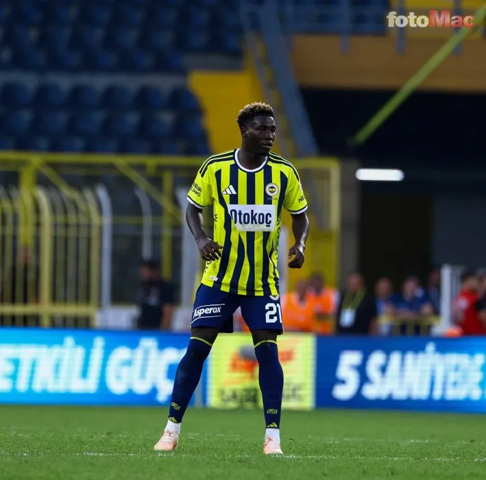 Fenerbahçe'de savunma belirsizliği! İsmail Kartal kime baht verecek?