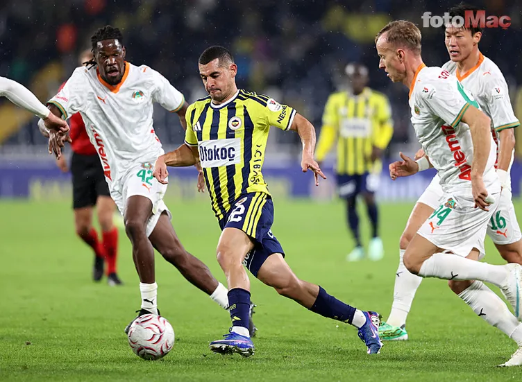 Fenerbahçe'de savunma belirsizliği! İsmail Kartal kime baht verecek?