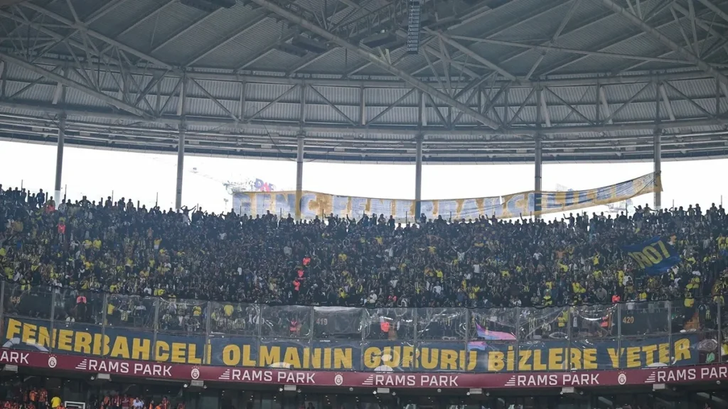 fenerbahceden-derbi-paylasimi-G71LEQXv.webp