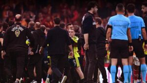 fenerbahceden-galatasaray-derbisinde-cikan-olaylarla-ilgili-aciklama-olaylar-kabul-edilemez-uI8HnZfv.jpg