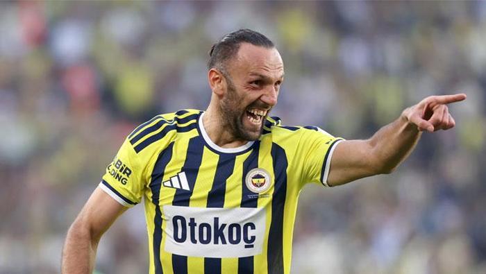 Fenerbahçe'nin yıldızı Vedat Muriqi'den Galatasaray derbisi sözleri! 'Bir adım öndeyiz'
