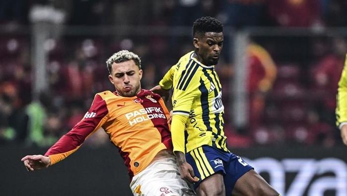 Fenerbahçe'ye derbi mağlubiyeti sonrası sert eleştiriler: 'Bu dikiş tutmaz' | 'Yarışta zor kalır'