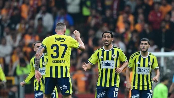 Fenerbahçe'ye derbi mağlubiyeti sonrası sert eleştiriler: 'Bu dikiş tutmaz' | 'Yarışta zor kalır'