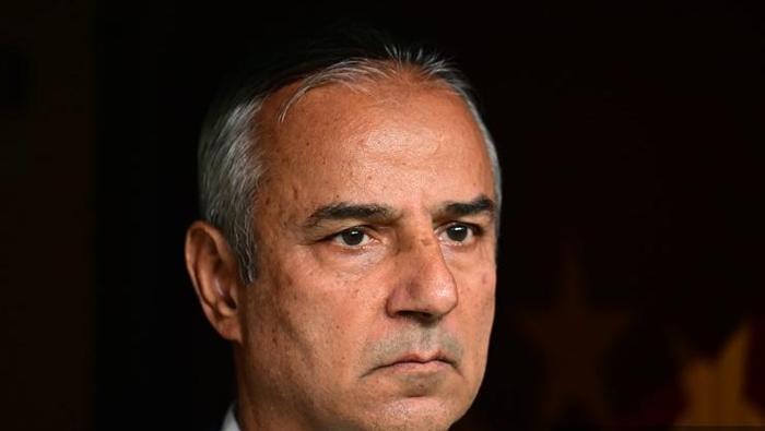Fenerbahçe'ye derbi mağlubiyeti sonrası sert eleştiriler: 'Bu dikiş tutmaz' | 'Yarışta zor kalır'