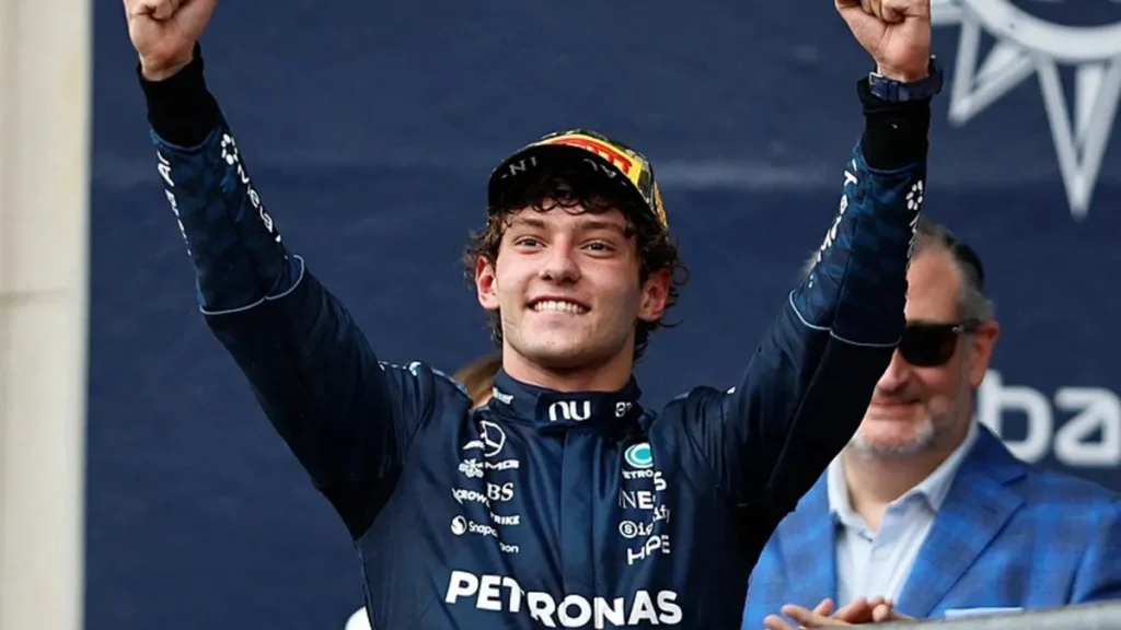 formula-1-abd-grand-prixinde-zafer-kimi-antonellinin-3Sqawd8Y.webp