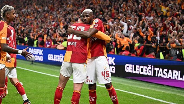 Galatasaray - Fenerbahçe derbisinde tartışmalı penaltı pozisyonu! 'Doğal bir temas var'