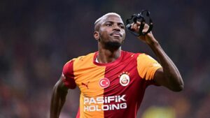 galatasaray-ligdeki-evindeki-yenilmezligini-surdurdu-RKePPGLZ.jpg