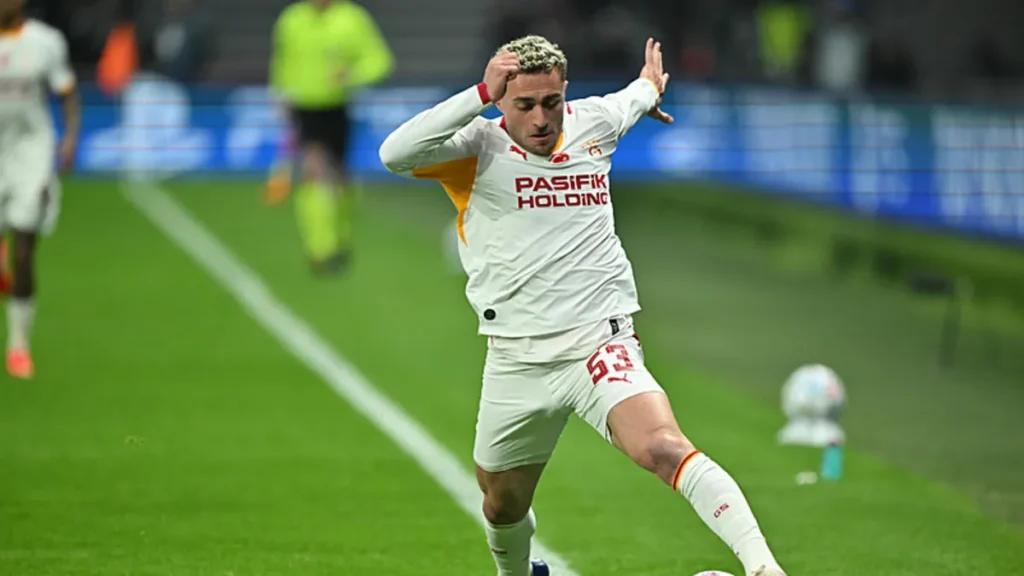 galatasaraya-fenerbahce-derbisi-oncesi-buyuk-sok-baris-alper-yilmaz-7lEXG6dy.webp