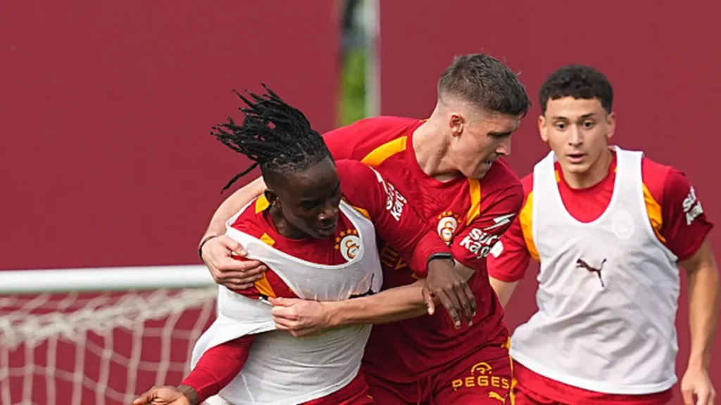 galatasarayda-derbi-hazirliklari-basladi-rHgZXJjv.webp